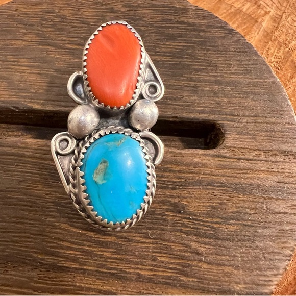 🌟NAVAJO 🌟AUTHENTIC 🌟 Vintage Silver ring with Turquoise & Coral Ring SZ 6.5 - Picture 4 of 9